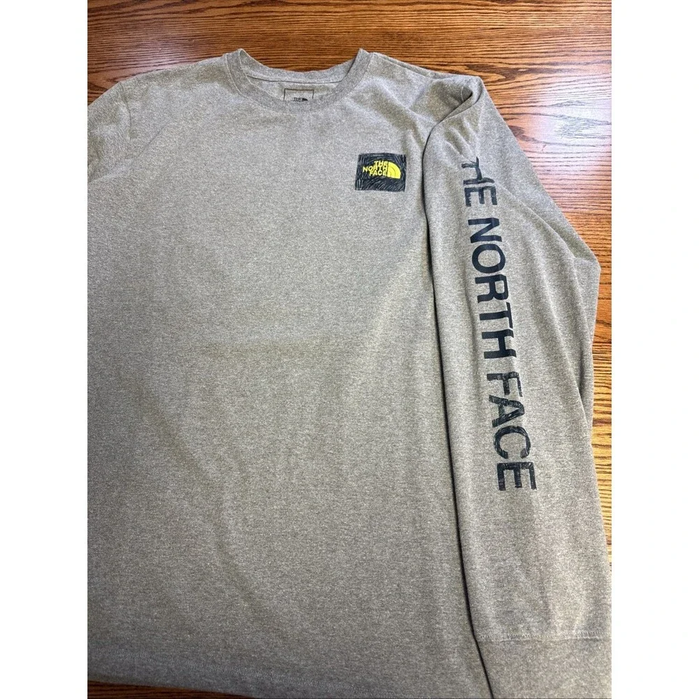 The North Face Mens L Long Sleeve Spellout T-Shirt Back Graphic Gray Outdoors